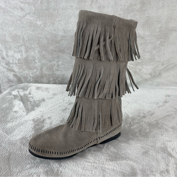 Minnetonka Women's 3-Layer Fringe Boots Size 7 Gray Suede Leather - Picture 5 of 9